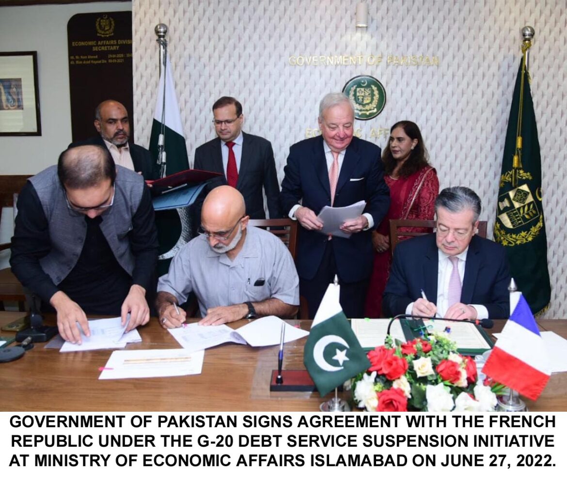 Pakistan signs debt suspension deal with France