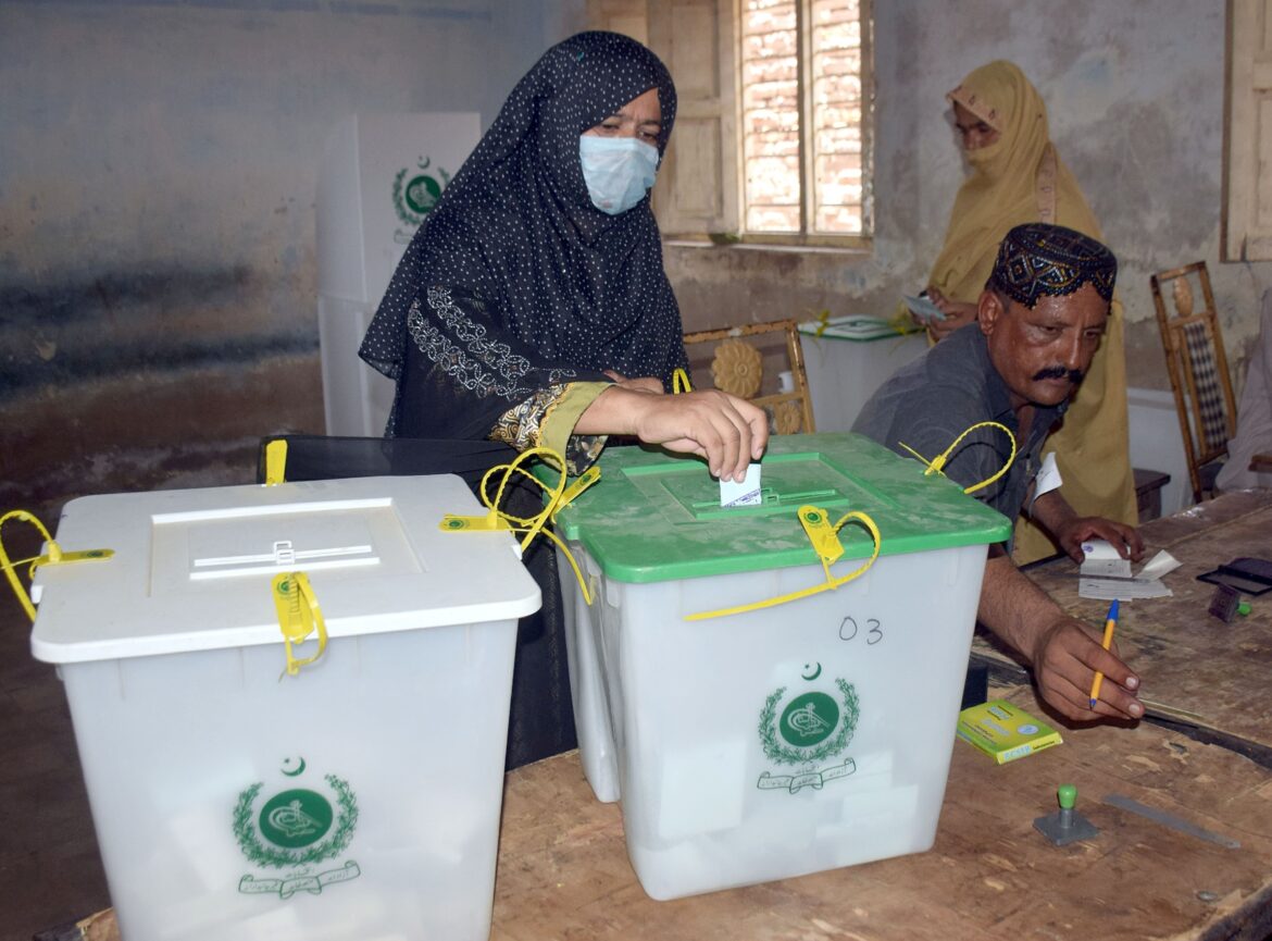 UPDATE-2: Largely peaceful polling concludes in crunch Punjab by-election
