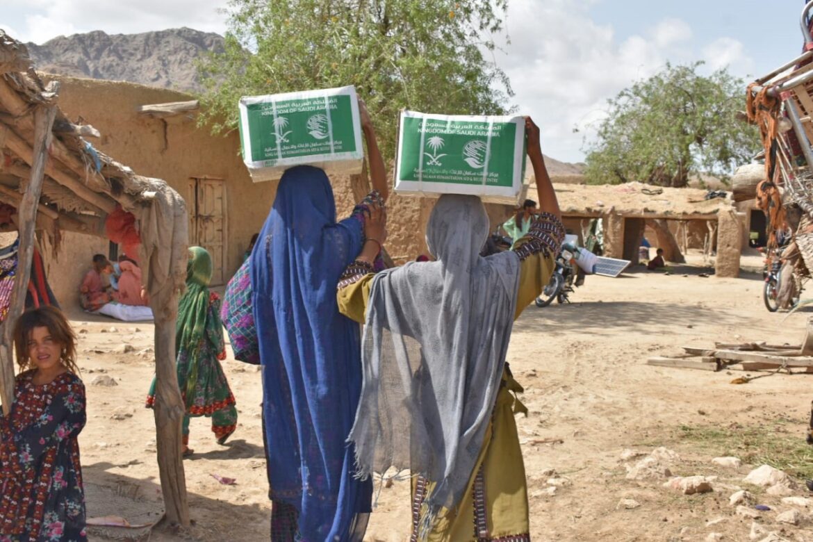 Saudi flood relief help arrives