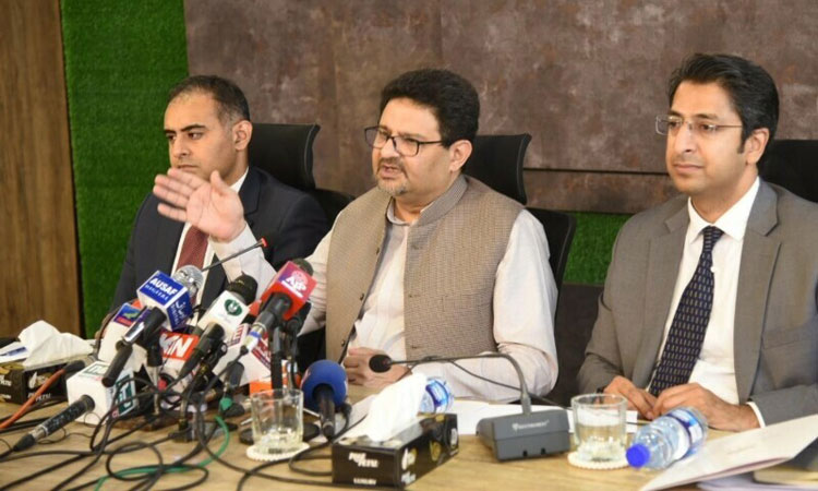 Pakistan ends ban on import of luxury goods, plans heavy taxes