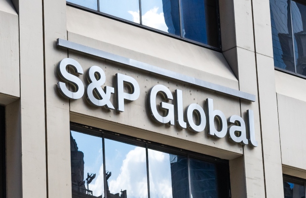 S&P downgrades Pakistan’s rating to ‘CCC+/C’