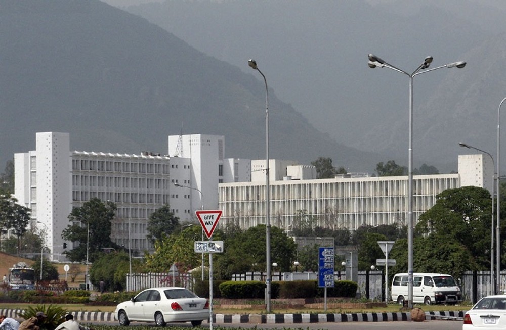Government mum over crippling strike by federal officers