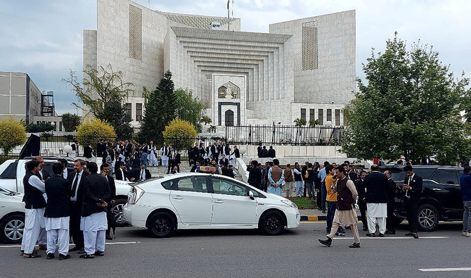 Supreme Court drops contempt charge against senior official
