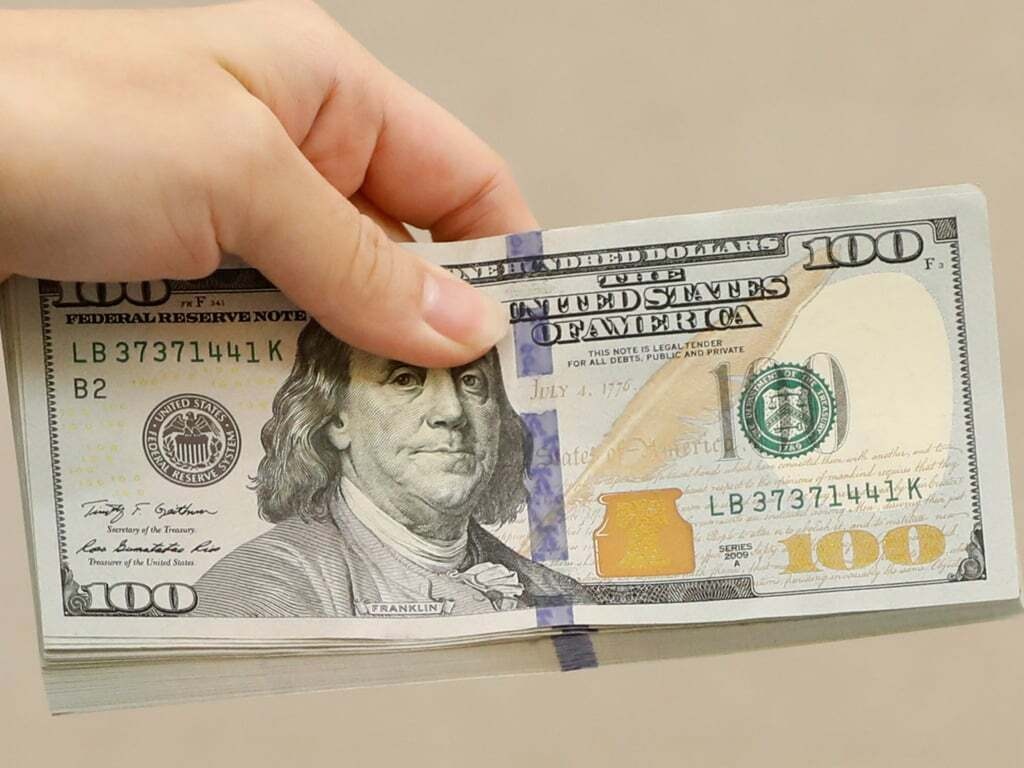 Pakistan expected to default on external debt obligations by early 2024, says EIU
