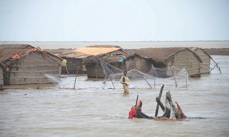Cyclone Biparjoy hits India, Pakistan coasts
