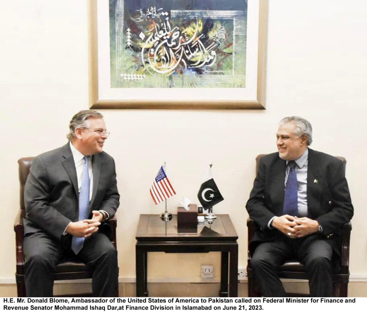 Pakistan scrambles to revive IMF loan program before expiry