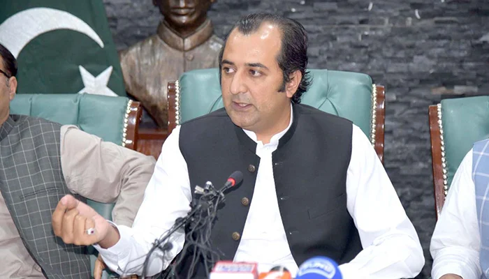 Gilgit-Baltistan chief minister disqualified for fake law degree