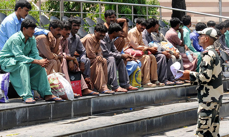 Pakistan, India swap lists of detainees