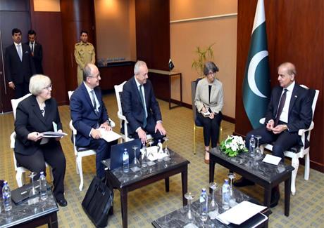 Pakistan approves new investment policy to lure foreign investors