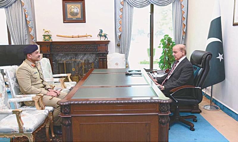 PM Sharif denounces online rumours of assassination plot against army chief