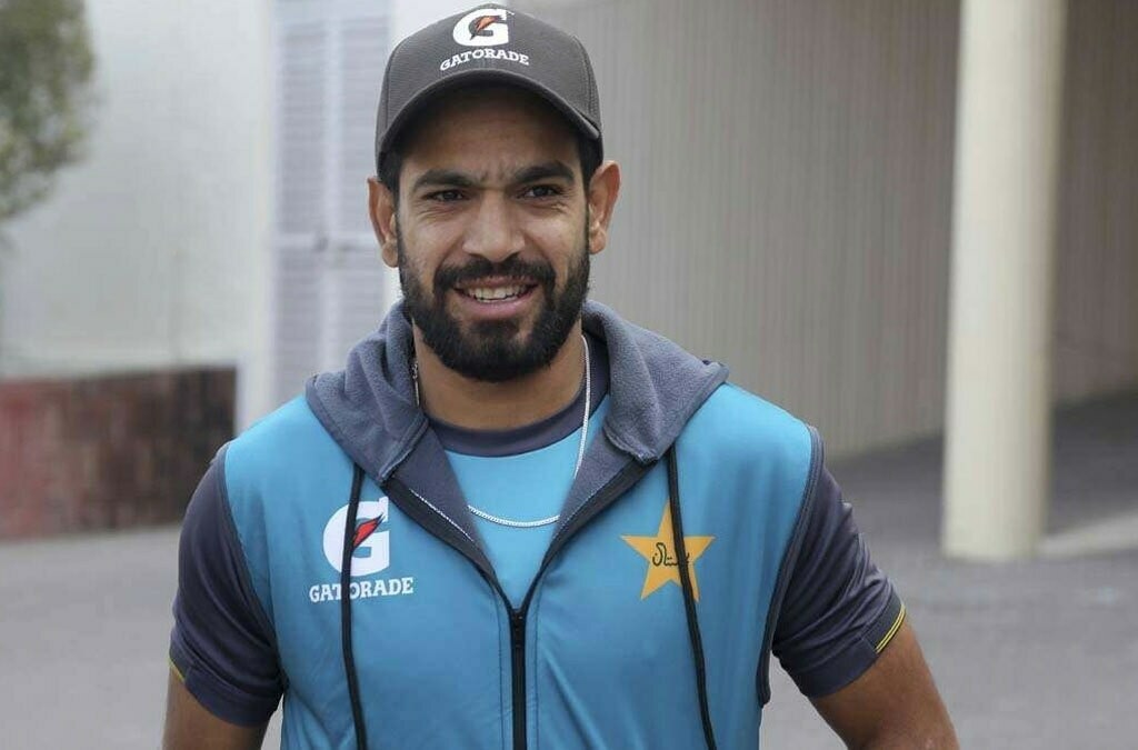 Rauf axed from Pakistan contract over Test snub