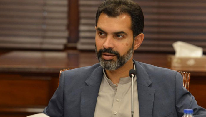 Ex-central banker Baqir warns of debt crisis, urges new IMF deal