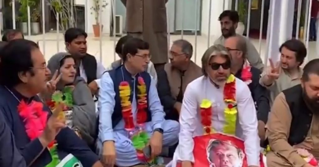 Section 144 imposed in Punjab, Islamabad ahead of PTI protests