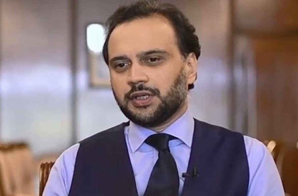 Pakistan’s interest payments crowd out development spending : ex-central banker