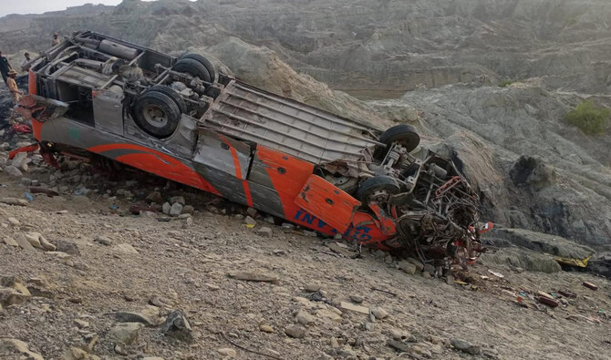 Twin road accidents leave 36 dead, dozens injured
