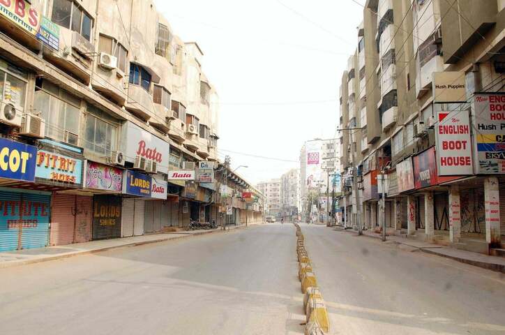 Traders shut down markets across Pakistan in tax protest