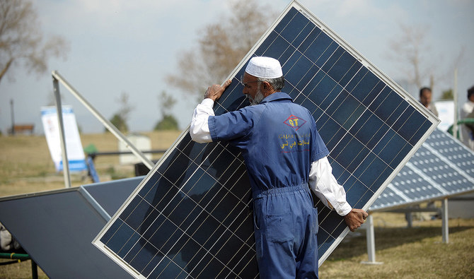 Govt pauses solar net metering overhaul after backlash