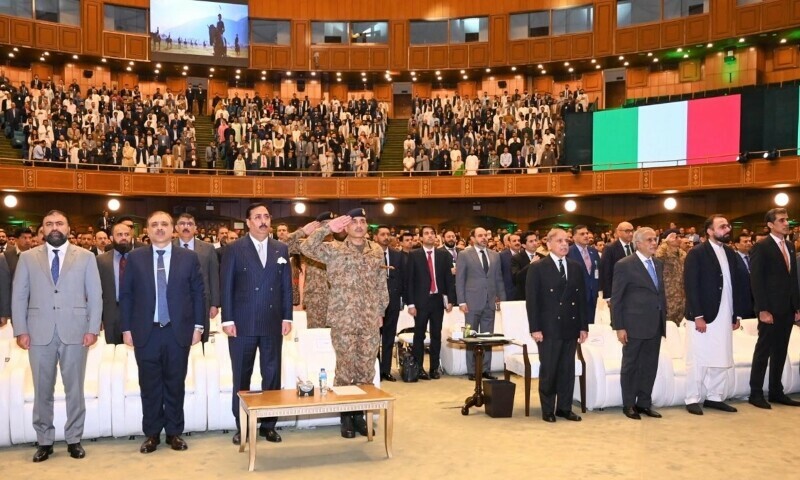 PM Sharif offers tax breaks, job quotas to Pakistani expatriates