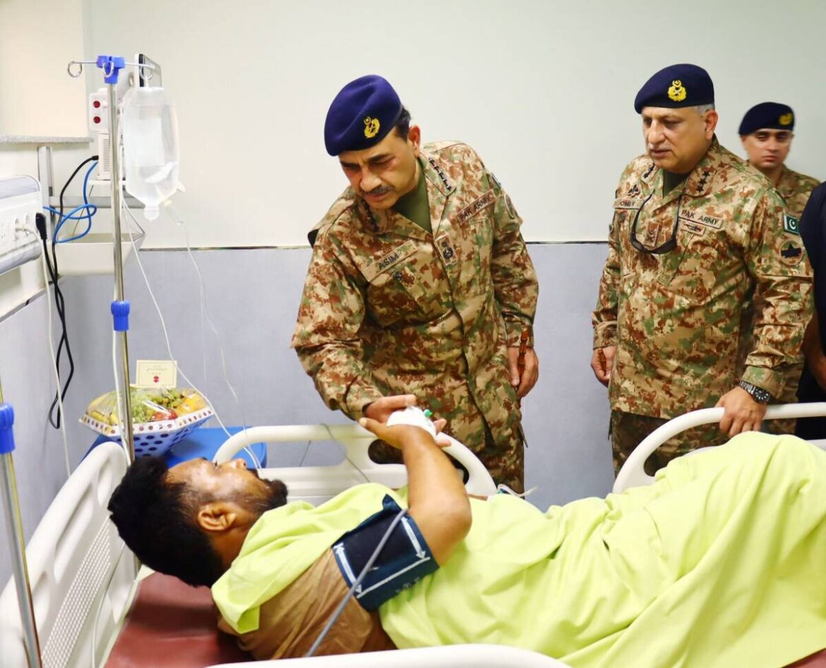Thirteen Pakistani soldiers killed in suicide attack on convoy in North Waziristan 