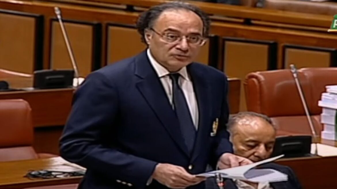 Govt cuts income tax rate to 1pc for salaried workers earning up to Rs1.2 million