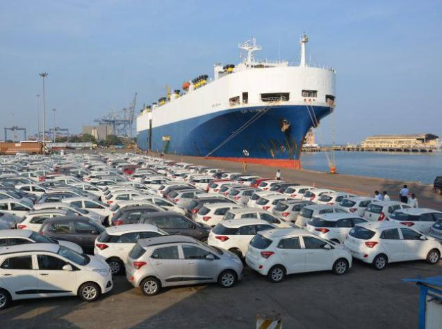 Pakistan to lift used car import curbs under IMF bailout deal