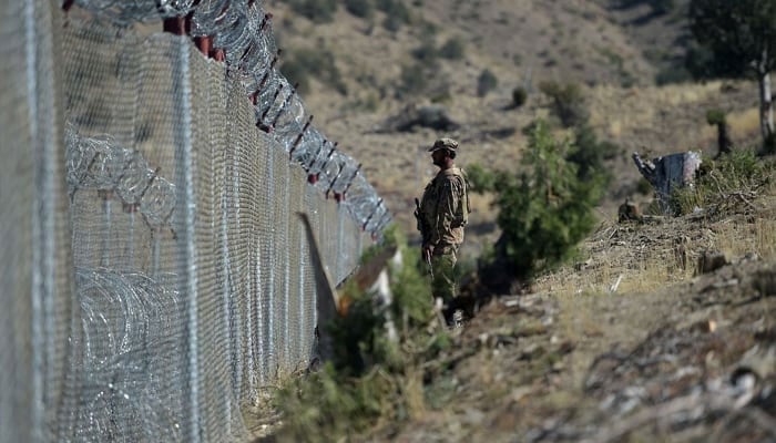 Security forces foil infiltration attempt, arrest five suicide bombers along Afghan border