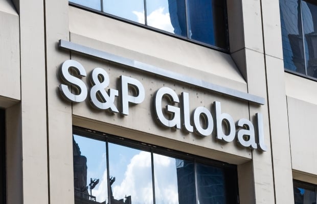 S&P upgrades Pakistan’s credit rating to ‘B-’ on IMF-backed stability