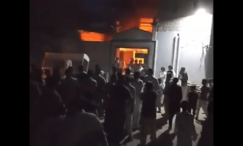 Mob sets Ahmadi worship places ablaze in Faisalabad, 300 face terrorism charges
