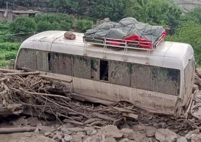 Vehicles recovered in flood-hit Gilgit-Baltistan, search for missing continues