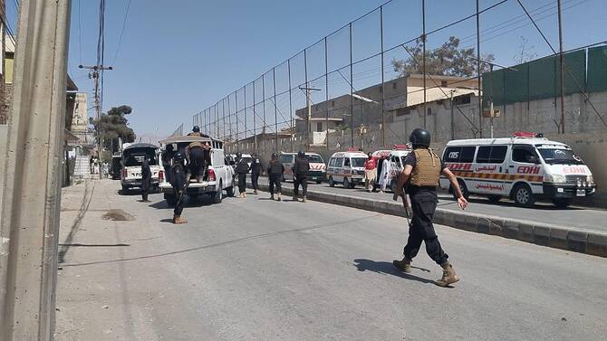 Blast, gunfight leave 10 dead, 32 injured in Quetta; attackers killed