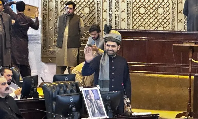 PTI installs new KP chief minister amid dispute over predecessor’s resignation