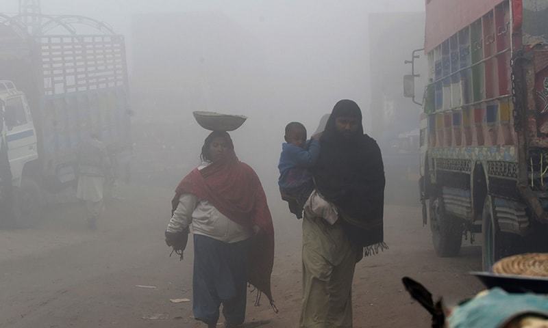 Lahore tops global pollution index for third day, AQI surges past 400