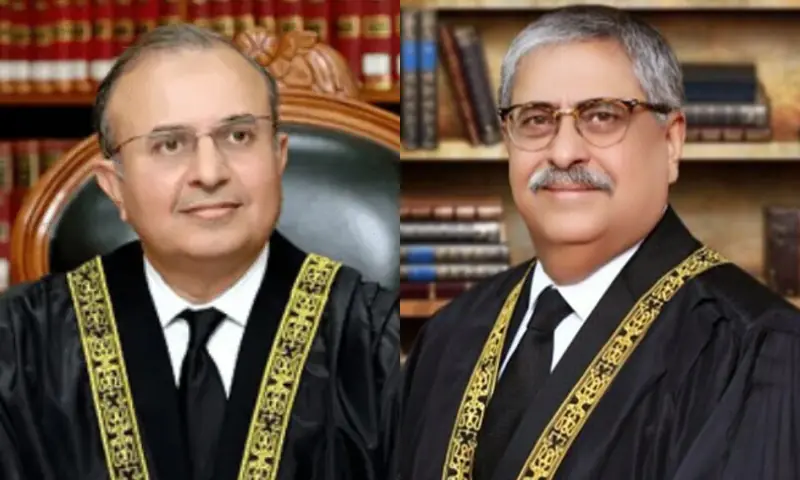 Two top Supreme Court justices quit as new law strips court of constitutional powers