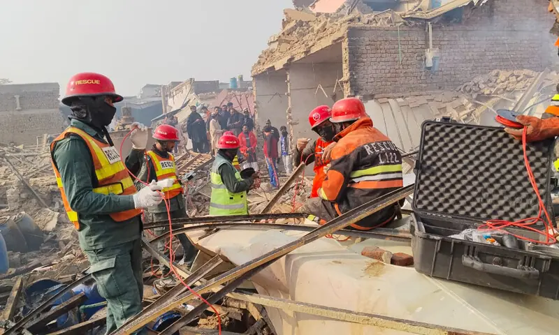 Gas blast in Faisalabad factories kills 15, injures dozens