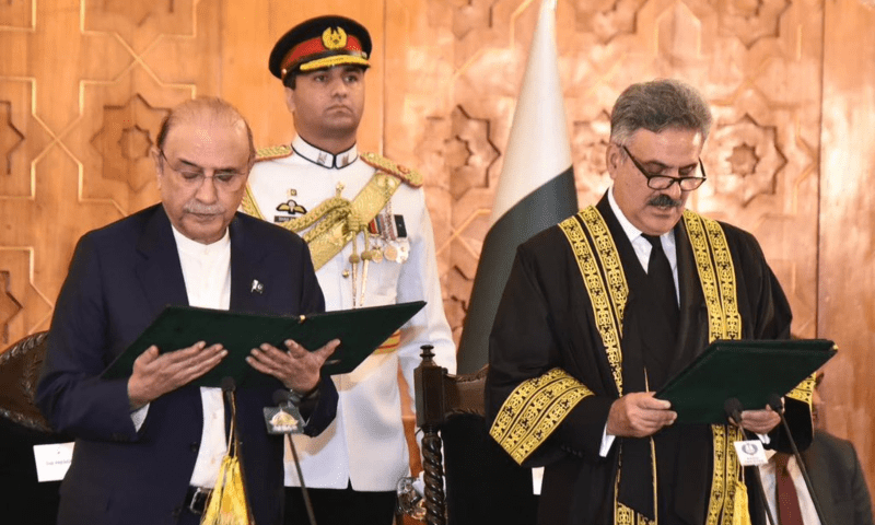 Retired judges, top lawyers ask CJP Afridi to convene full court on 27th Amendment