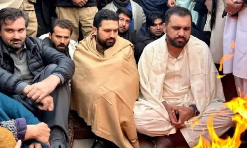 Opposition warns of nationwide protests over denial of access to jailed Imran Khan
