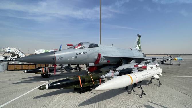 Pakistan inks MoU to sell JF-17 Block III fighter at Dubai Airshow
