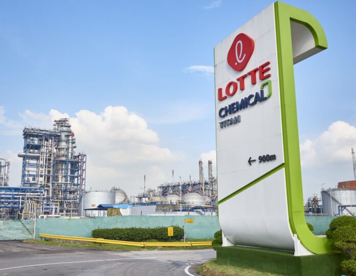Lotte Chemical sells 75 percent of Pakistan PTA unit for $69 million; P&G seeks Gillette delisting