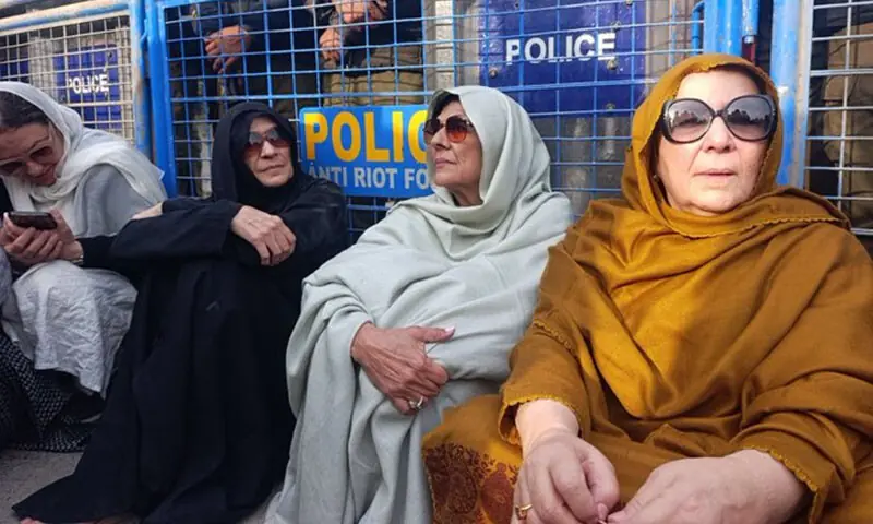 Imran Khan’s sister leads sit-in outside Adiala Jail as officials block court-ordered visit