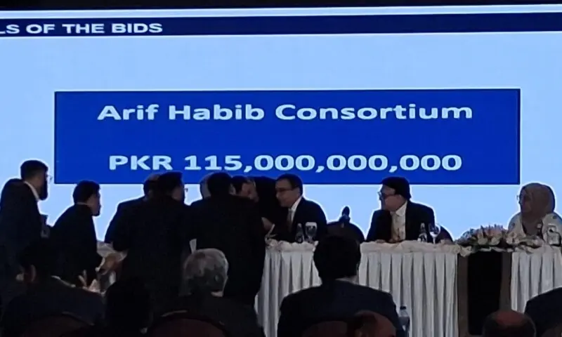 PIA sale heads to open auction as two bidders clear price bar, Arif Habib-led group tops at Rs115bn