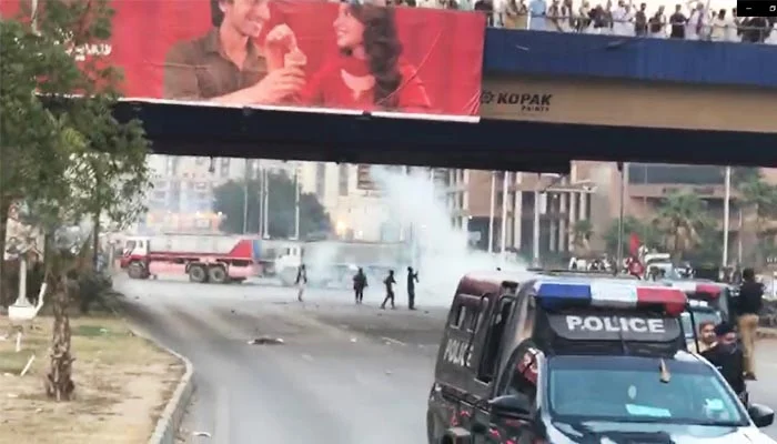 Stones, tear gas and arrests as Sindh Culture Day rally defies police route in Karachi