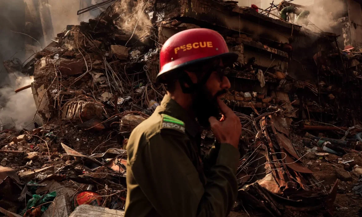 They locked themselves inside to escape the flames; thirty bodies found in a single Gul Plaza shop