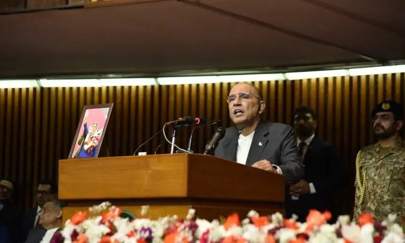 Zardari warns India and Afghanistan of ‘humiliating defeat’ in address disrupted by opposition protests
