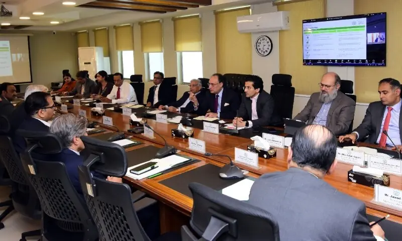 Pakistan moves toward pandemic-era conservation measures amid fears of oil supply crisis from Iran war