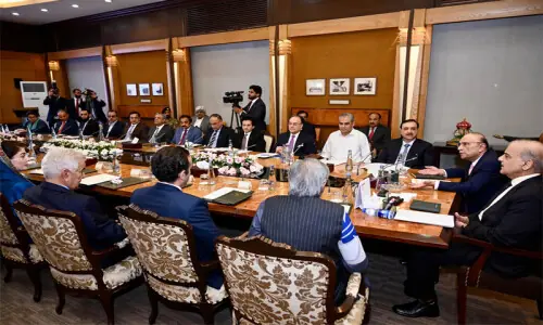 Provinces agree to share oil subsidy burden as government shelves lockdown plans