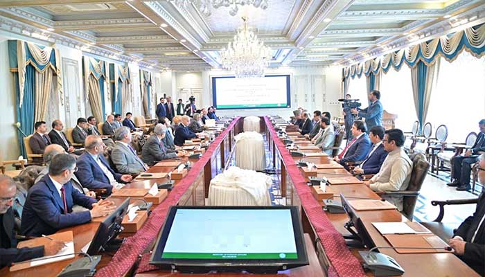 Sharif briefs parties on US-Israeli strikes that killed Khamenei and Pakistan’s war against Afghan Taliban