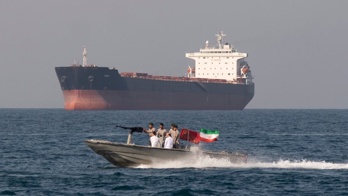 Iraq, Pakistan strike deals with Iran for oil and LNG passage through Strait of Hormuz – report