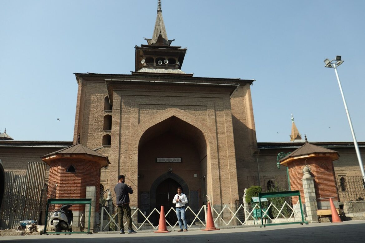 Pakistan rebukes India over closure of Srinagar Jama Masjid on last Friday of Ramadan