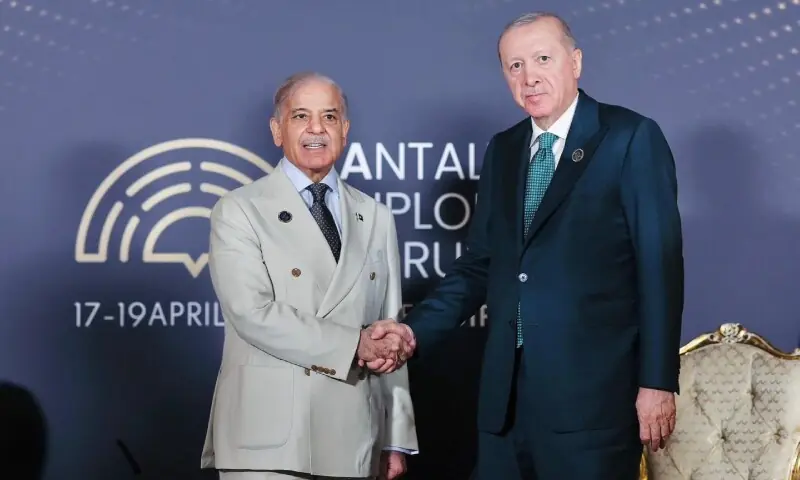Sharif and Erdogan urge swift action to lock in fragile Mideast ceasefire as Islamabad’s mediation push intensifies