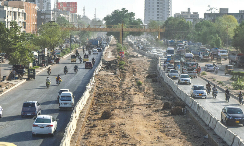 Sindh scraps contractor for key stretch of Karachi’s long-delayed Red Line bus project, orders emergency rebid